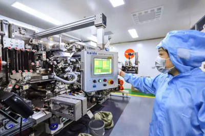 遠(yuǎn)東電池助力華晨新日新能源汽車(chē)下線，技術(shù)開(kāi)發(fā)譜寫(xiě)合作新篇章